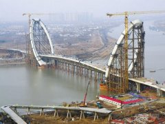 行业资讯-中国长江“首座步行桥”亮相